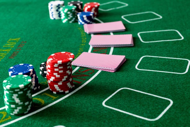 Lightning Dice live dealer studio with three dice and digital display on slotvip login